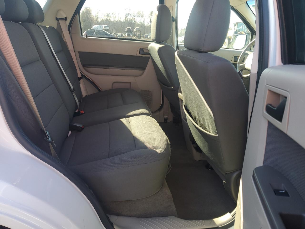 2009 Ford Escape - Image 11