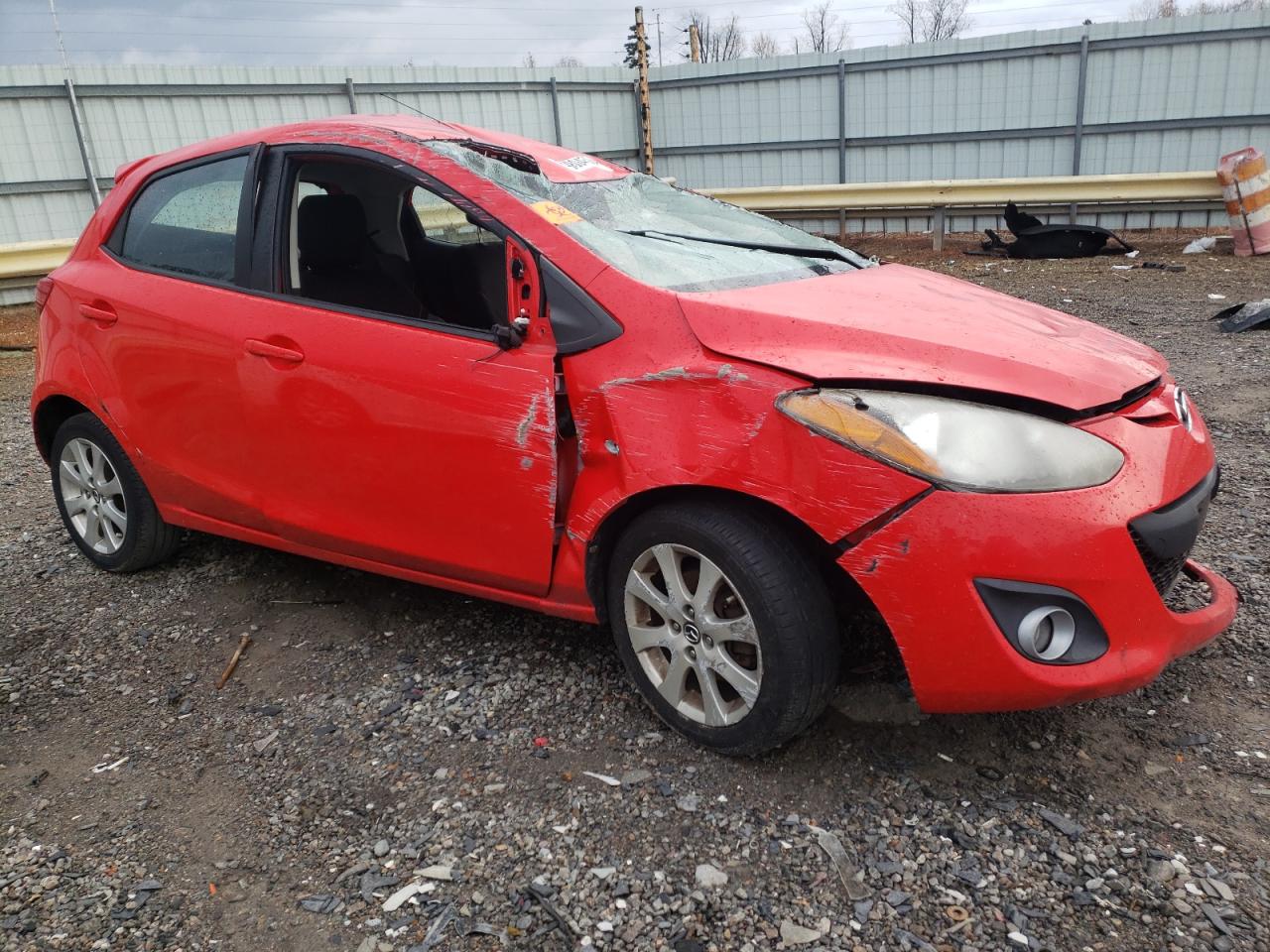2013 Mazda 2 - Image 4