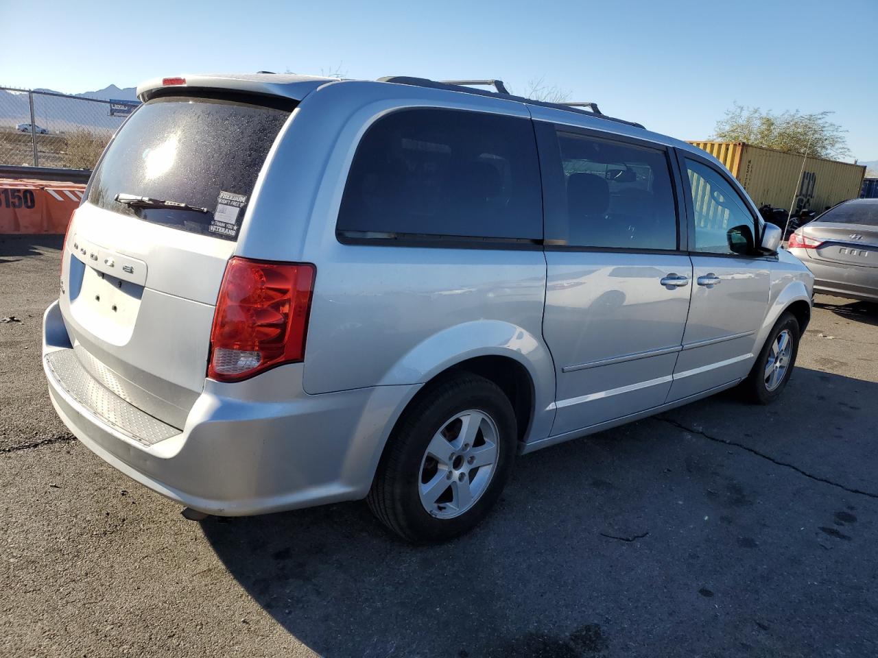 2011 Dodge Caravan - Image 3
