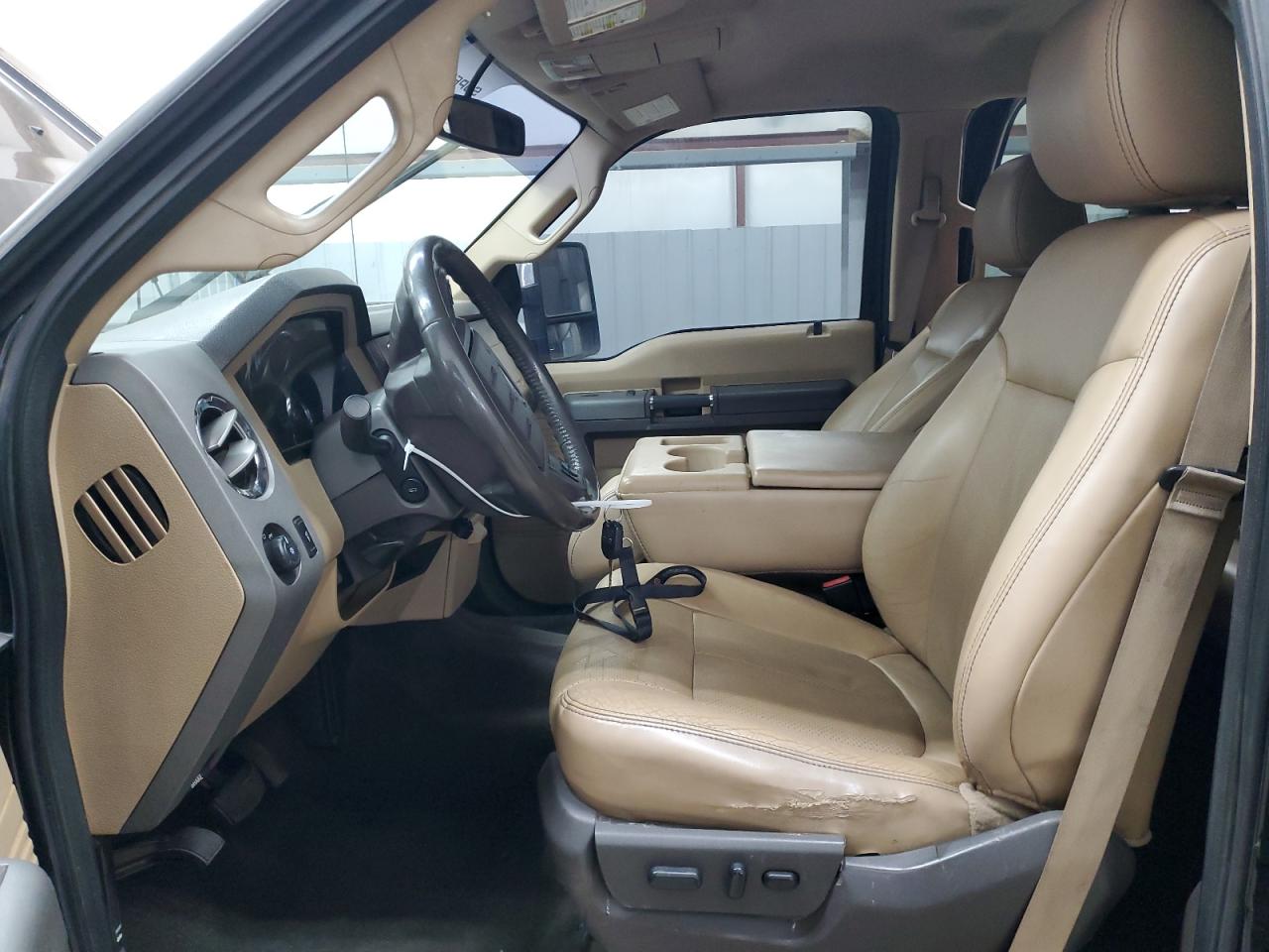 2011 Ford F250 - Image 7