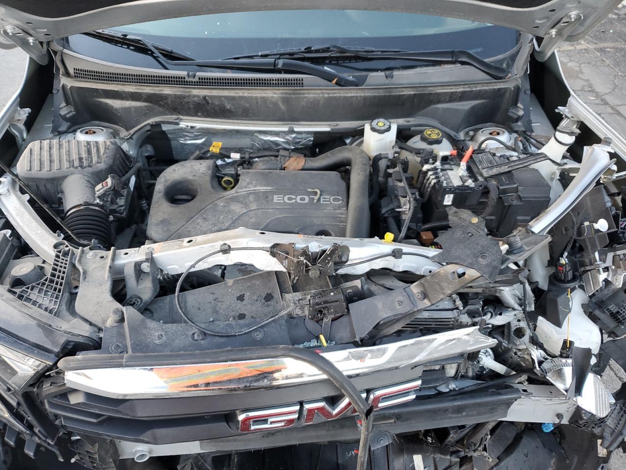 2022 GMC Terrain - Image 12