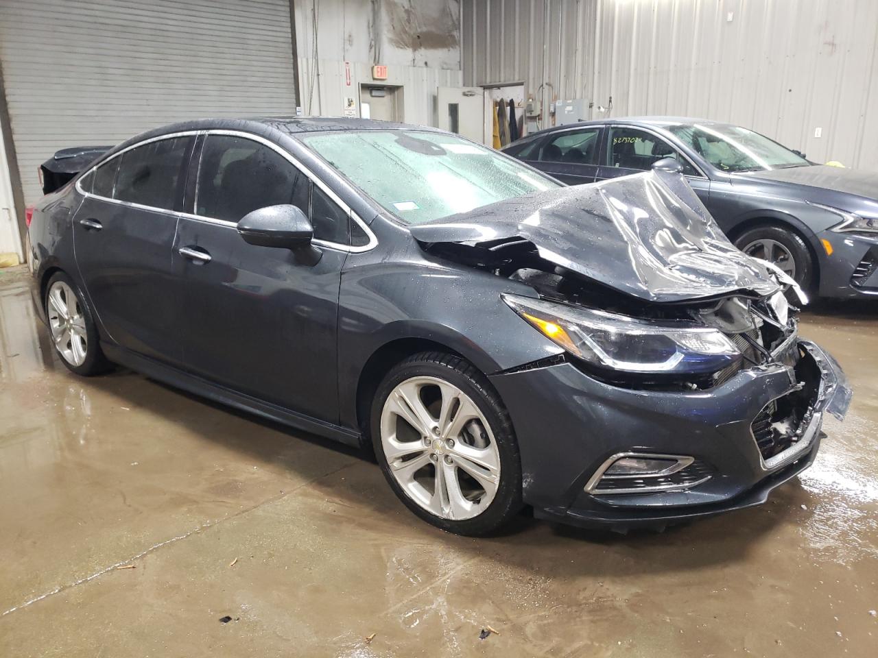 2017 Chevrolet Cruze - Image 4