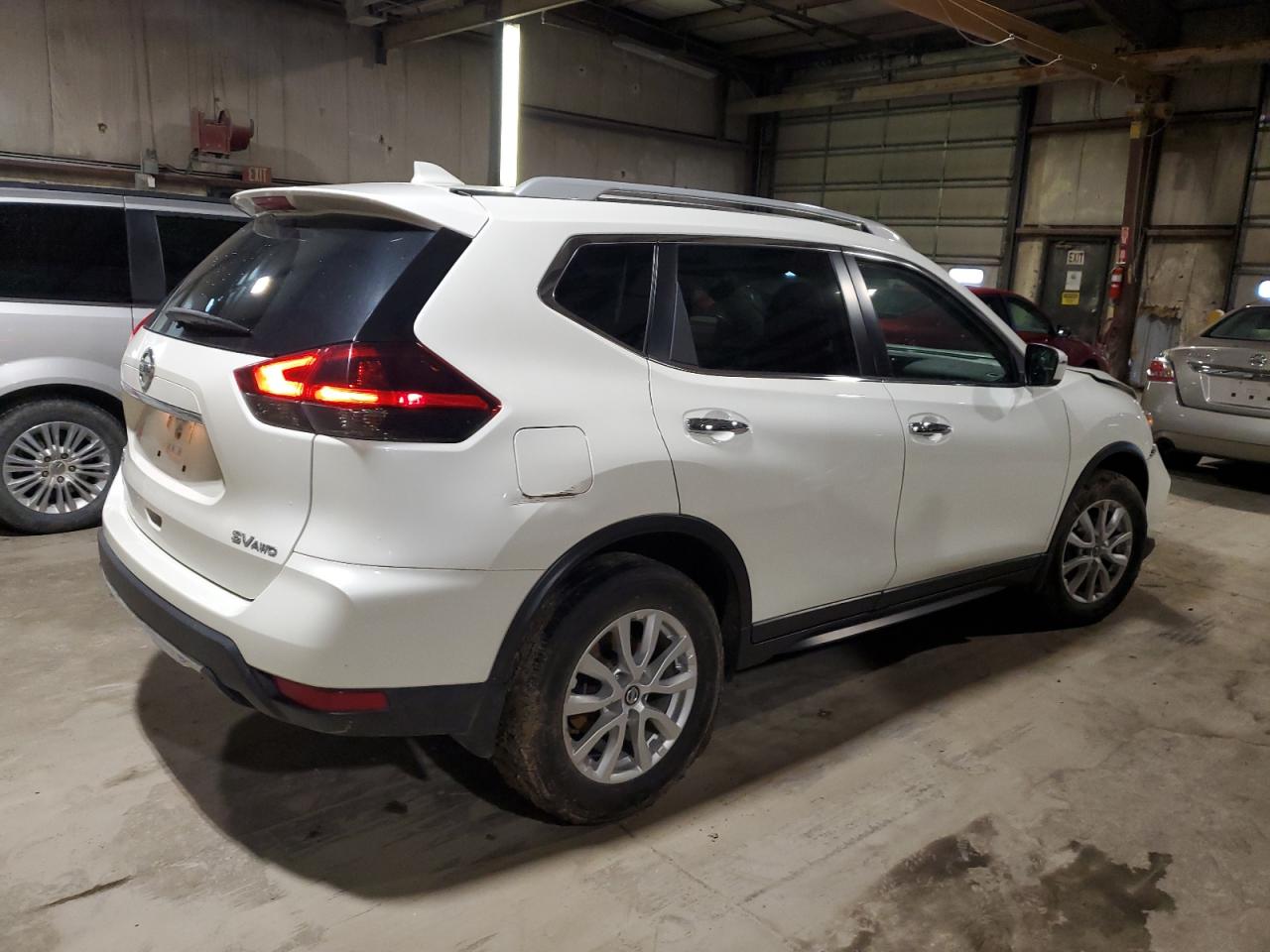 2018 Nissan Rogue - Image 3