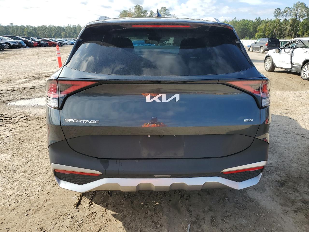 2023 Kia Sportage - Image 6