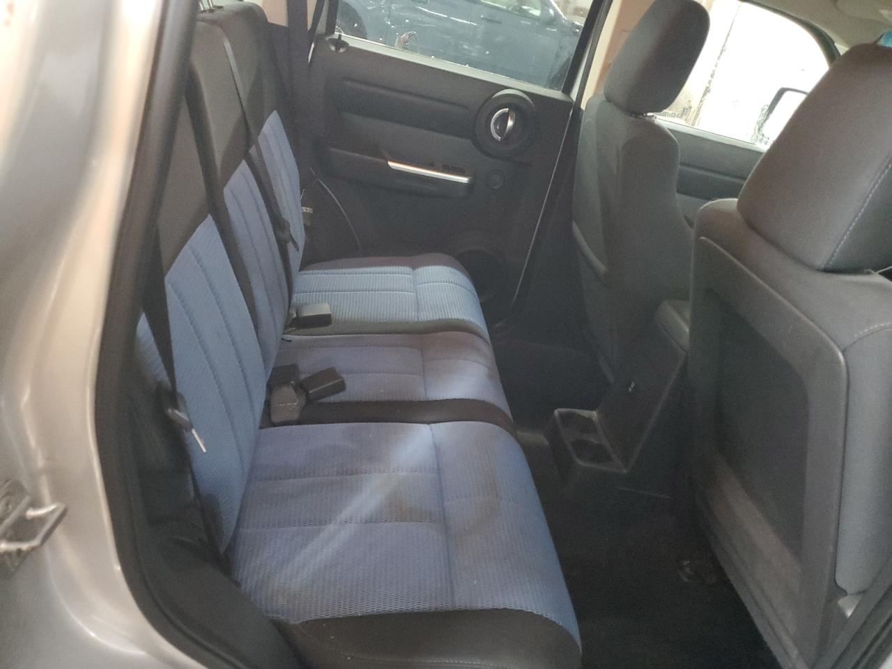 2009 Dodge Nitro - Image 11