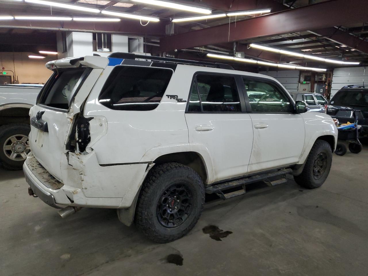 VIN JTEBU5JR7K5634107 2019 TOYOTA 4RUNNER no.3