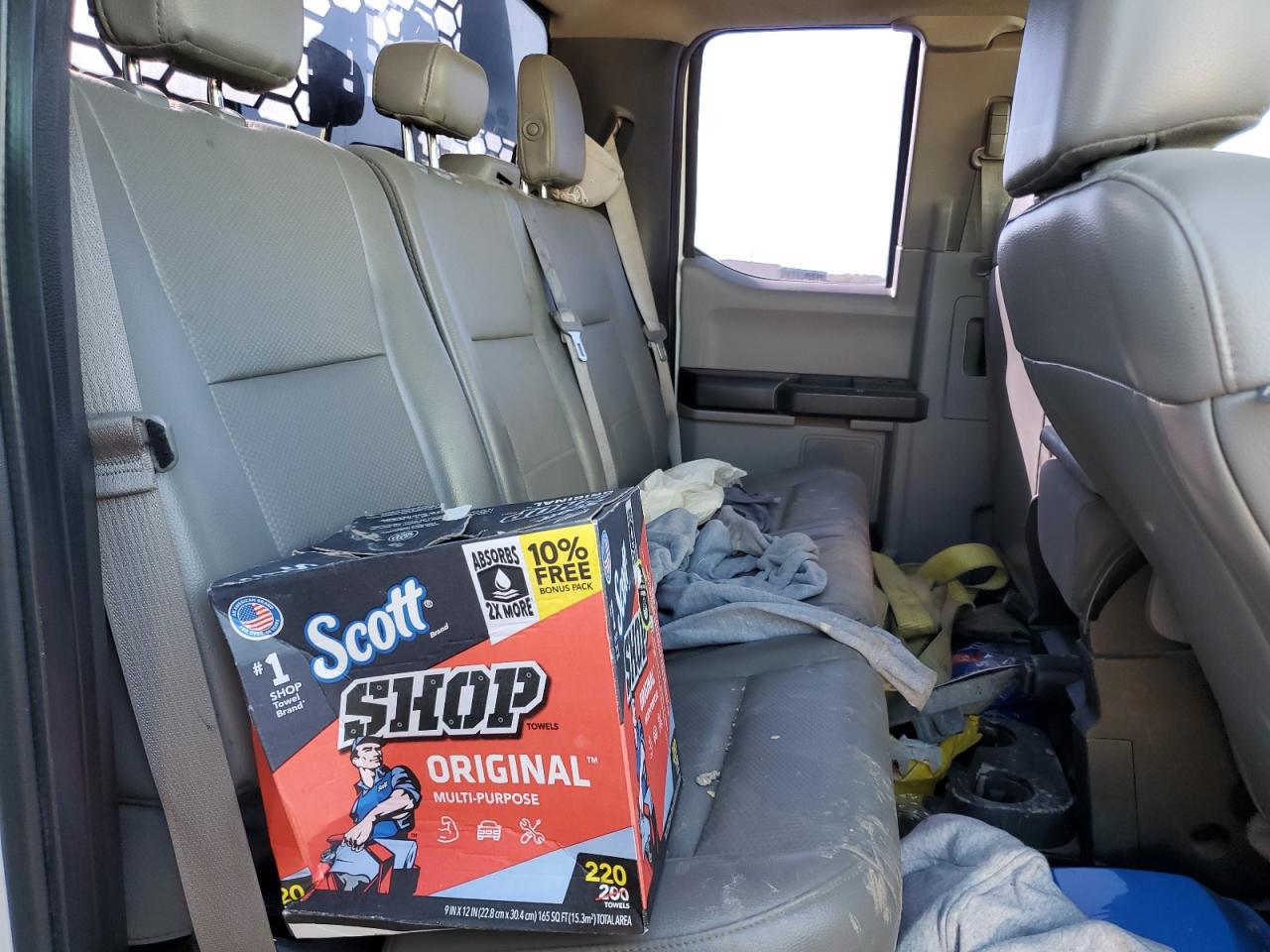 2017 Ford F550 - Image 11
