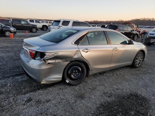  TOYOTA CAMRY 2017 Srebrny