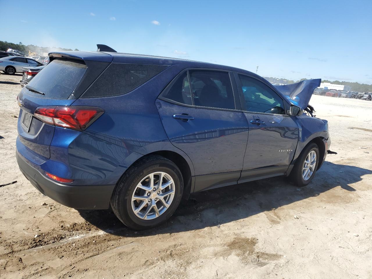 2022 Chevrolet Equinox - Image 3