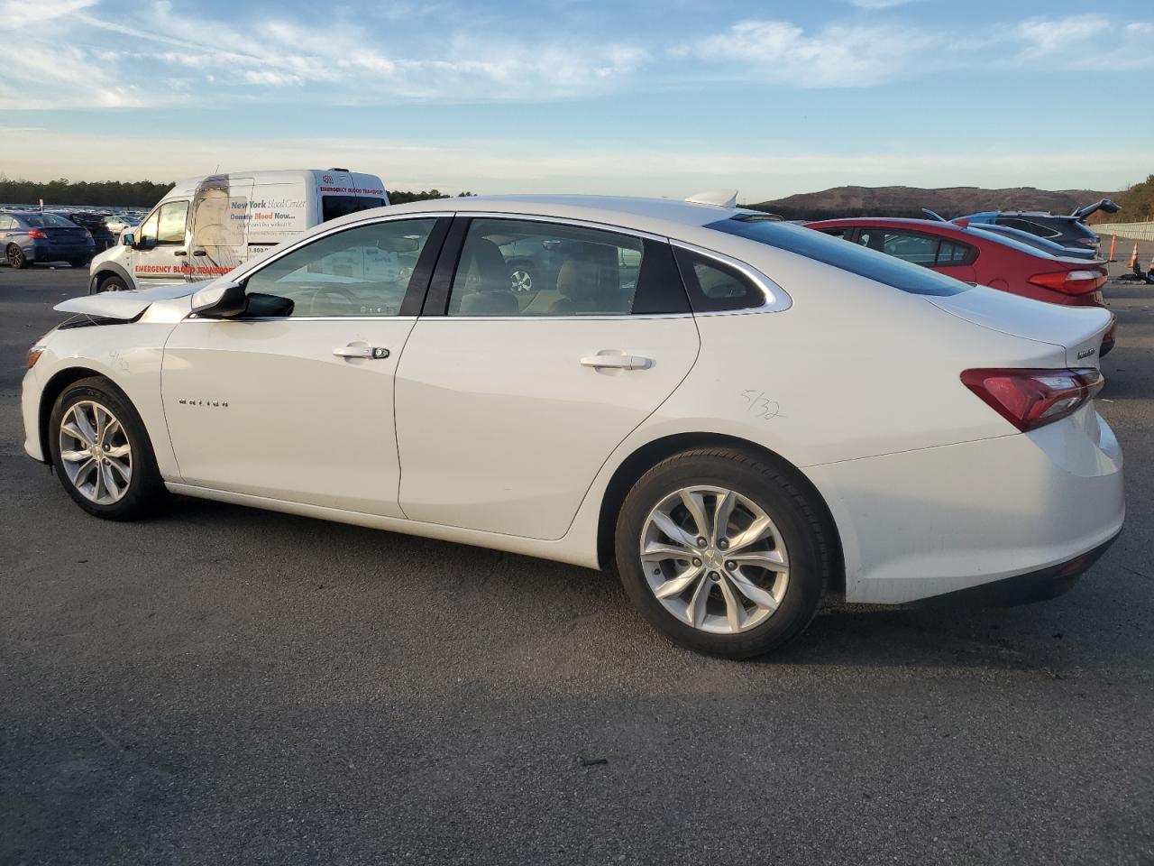 2022 Chevrolet Malibu - Image 2