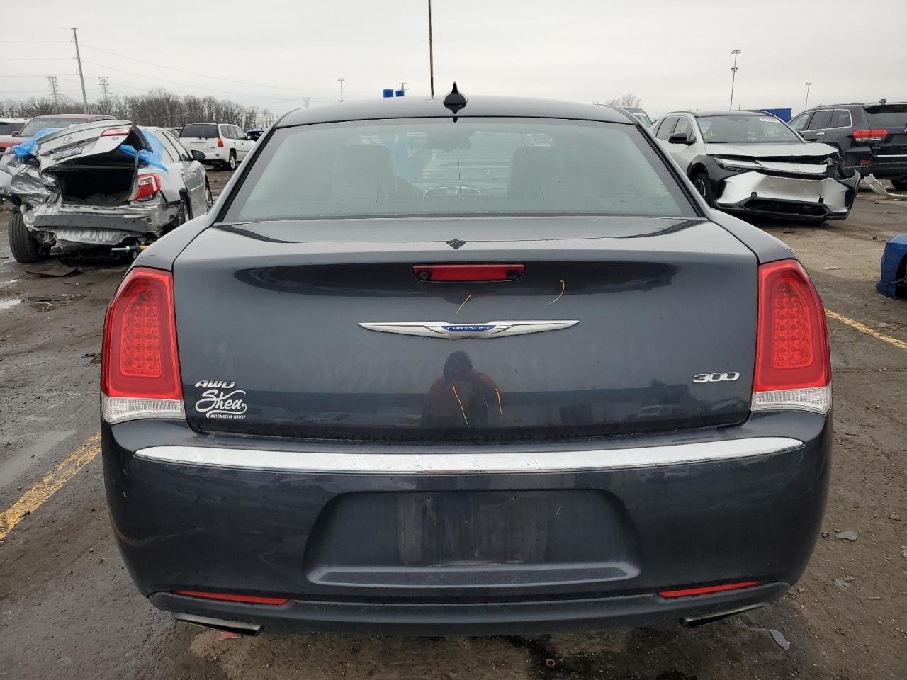 2018 Chrysler 300 - Image 6