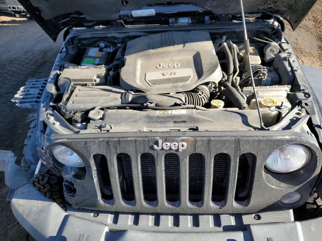 2015 Jeep Wrangler - Image 13