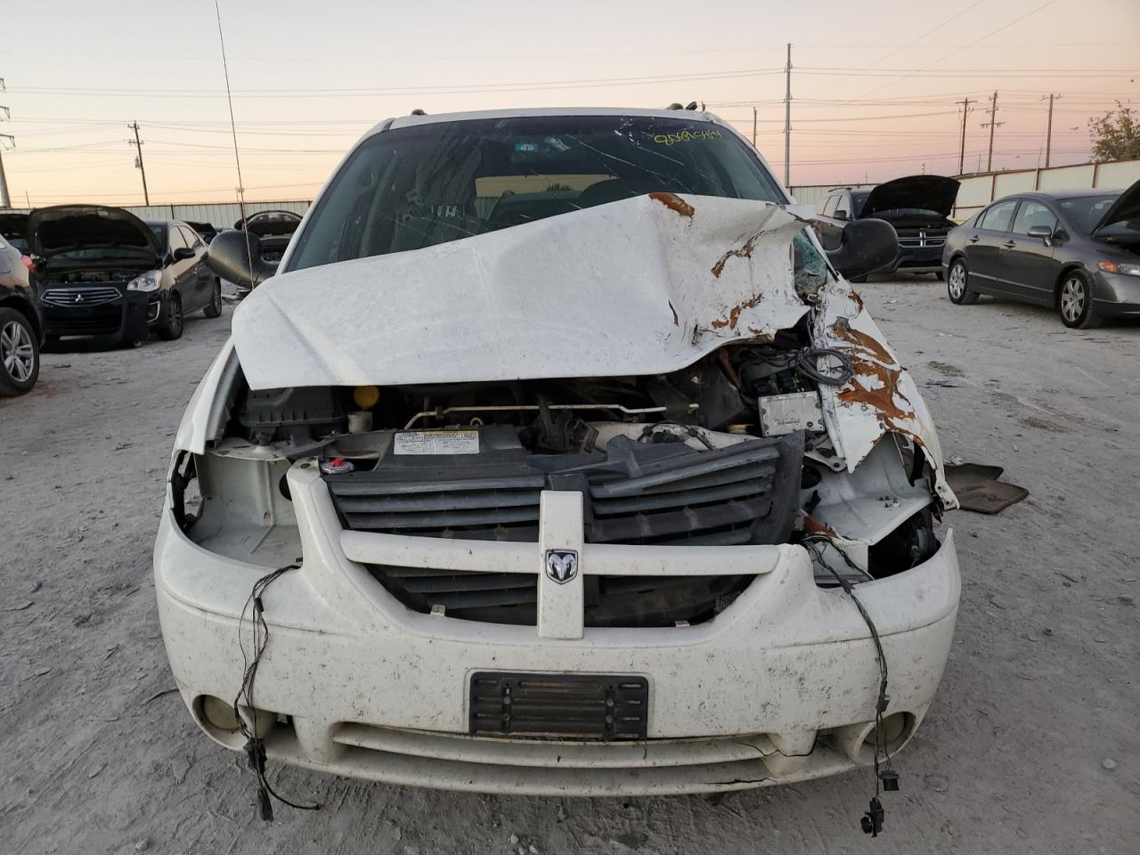 2005 Dodge Caravan - Image 5