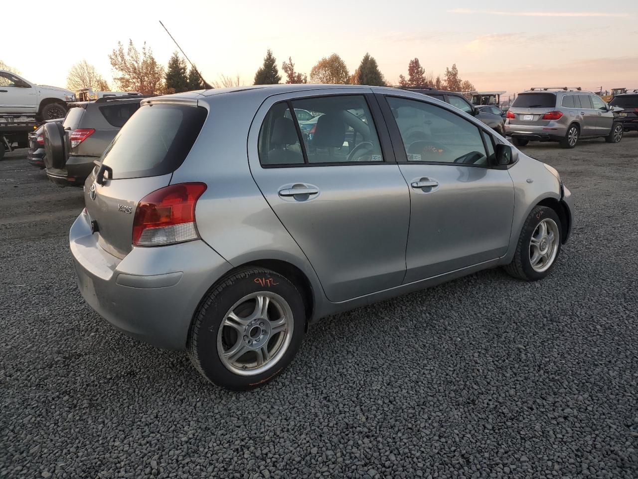 2010 Toyota Yaris - Image 3