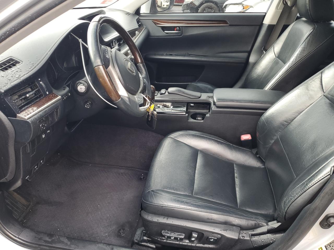 2013 Lexus ES - Image 7