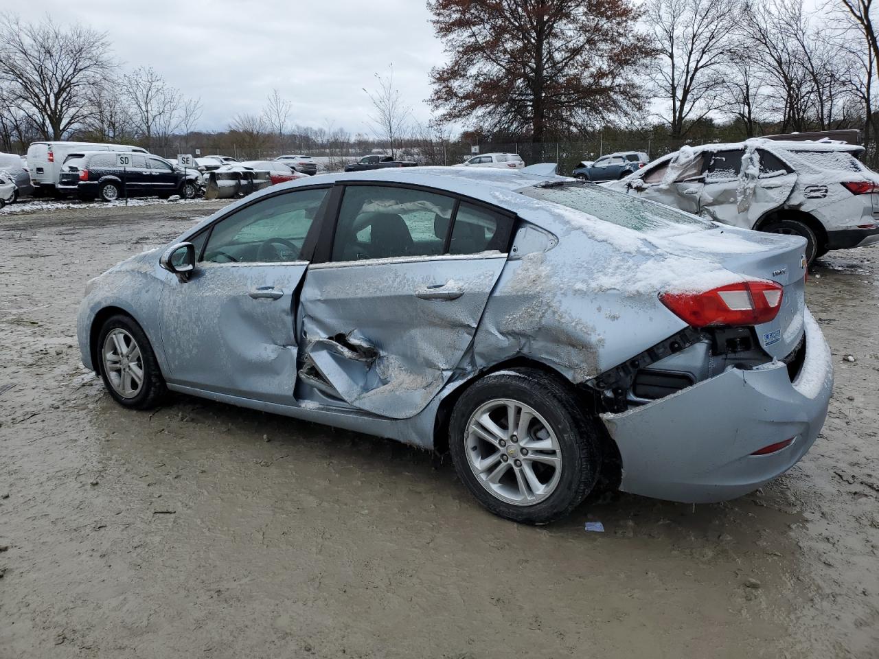 2018 Chevrolet Cruze - Image 2