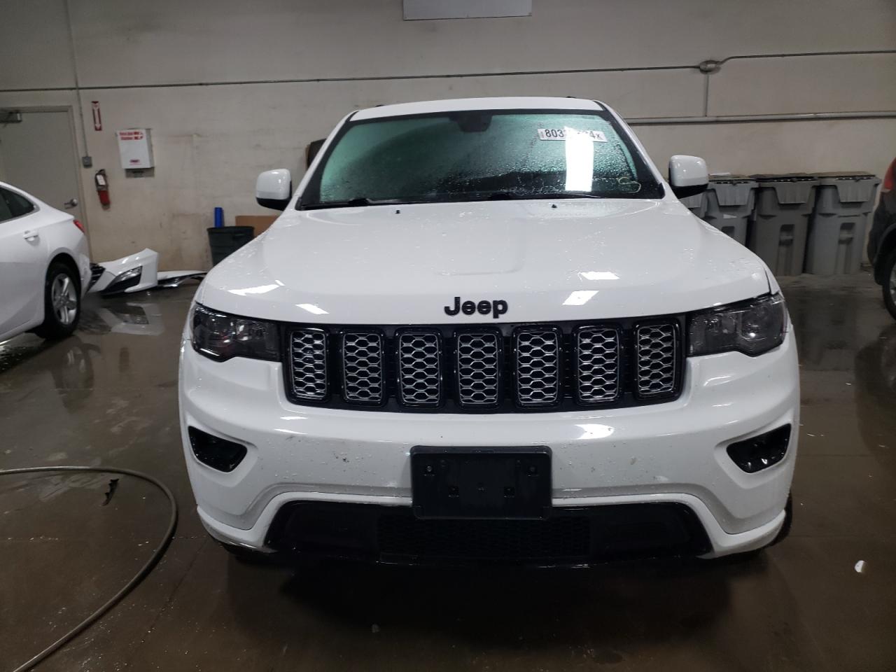 2018 Jeep Grand Cherokee - Image 5