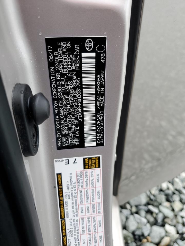 2017 Toyota Prius - Image 12