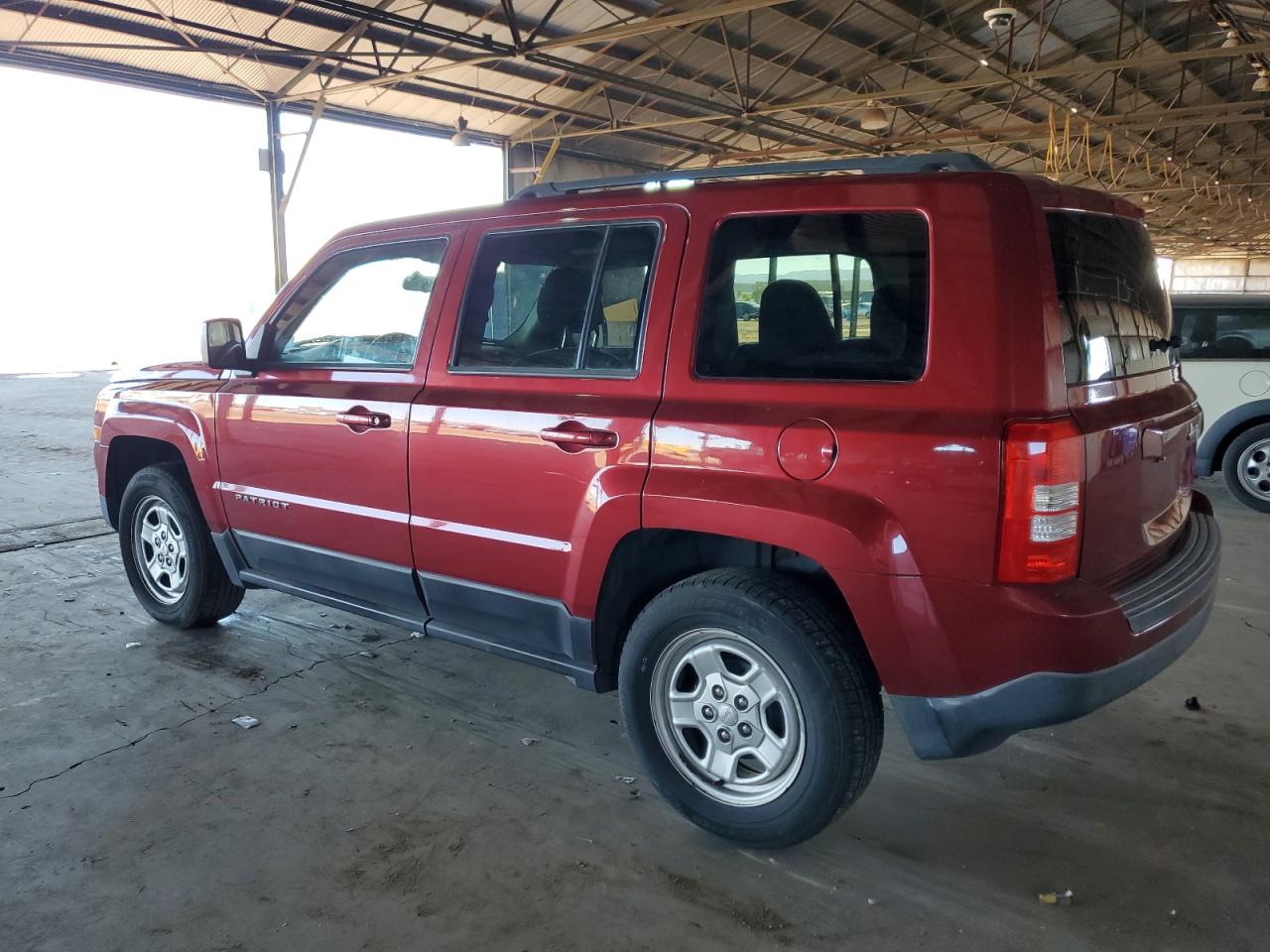 VIN 1C4NJPBAXFD325208 2015 JEEP PATRIOT no.2