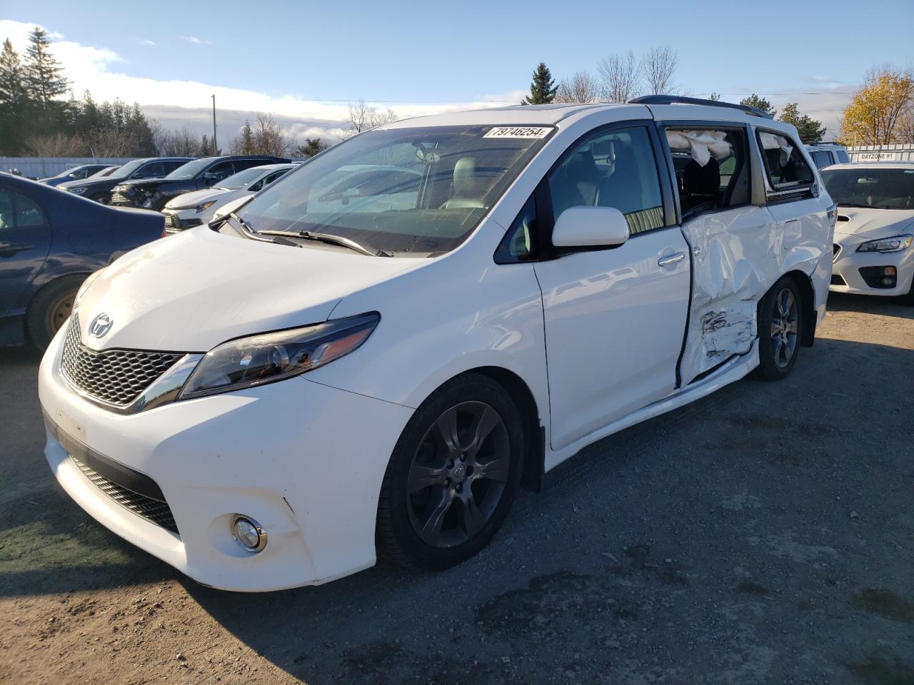 2015 Toyota Sienna - Image 1