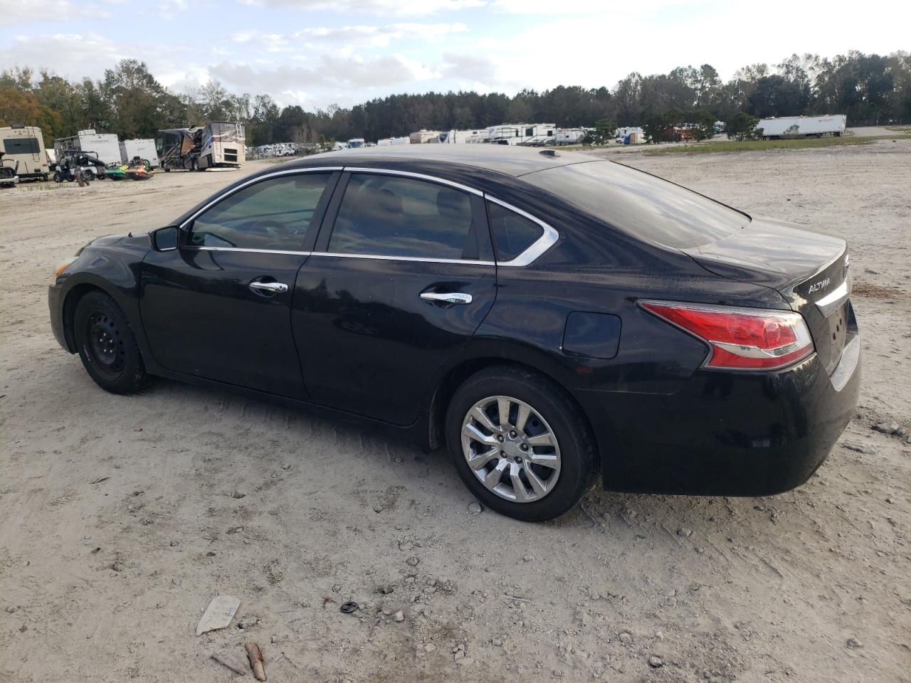 2015 Nissan Altima - Image 2