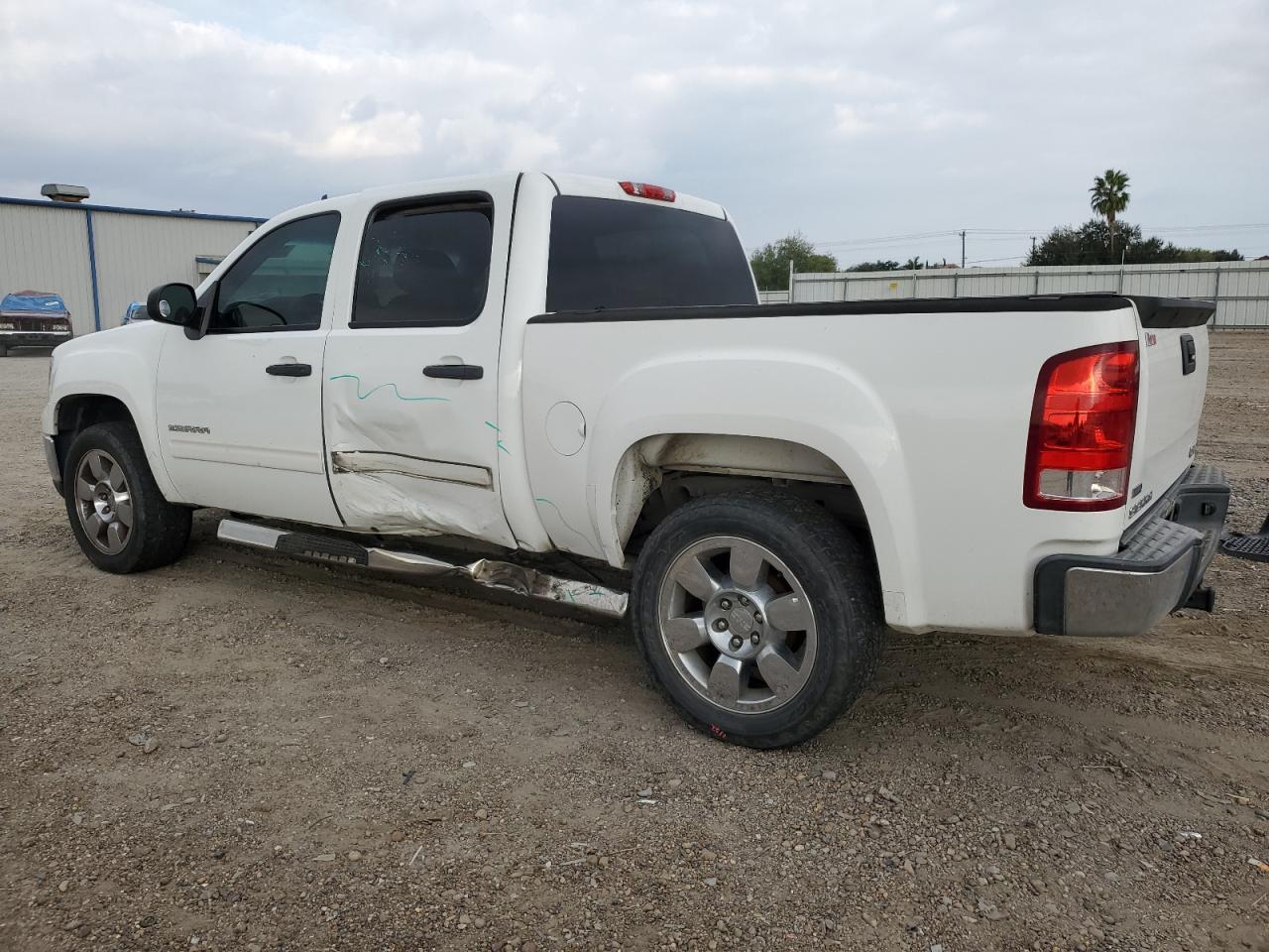 2011 GMC Sierra - Image 2