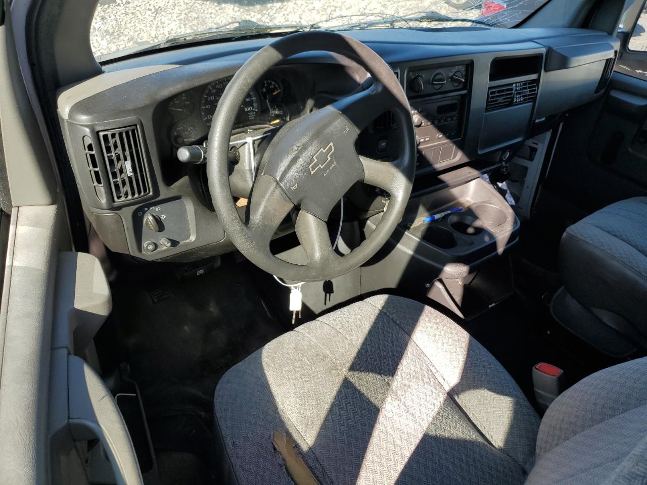 2007 Chevrolet Express - Image 8