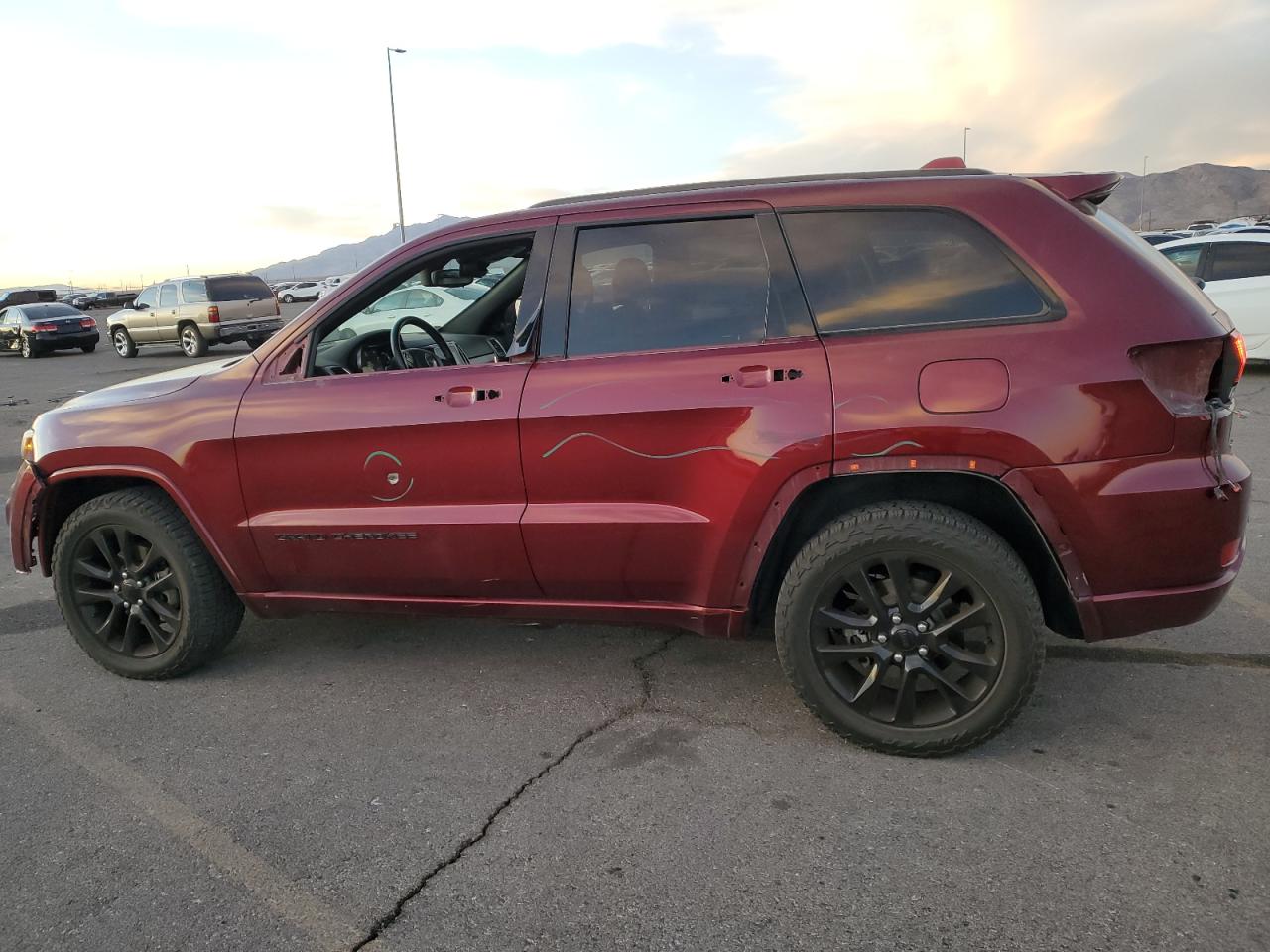2019 Jeep Grand Cherokee - Image 2