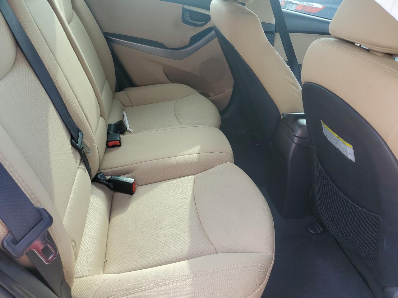 2013 Hyundai Elantra - Image 10