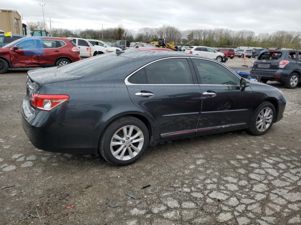 2010 Lexus ES - Image 3