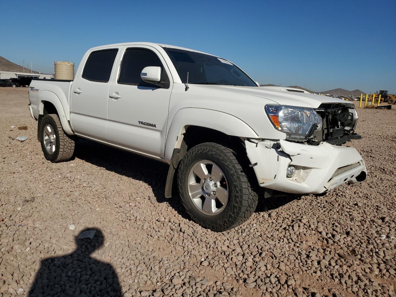 2015 Toyota Tacoma - Image 4
