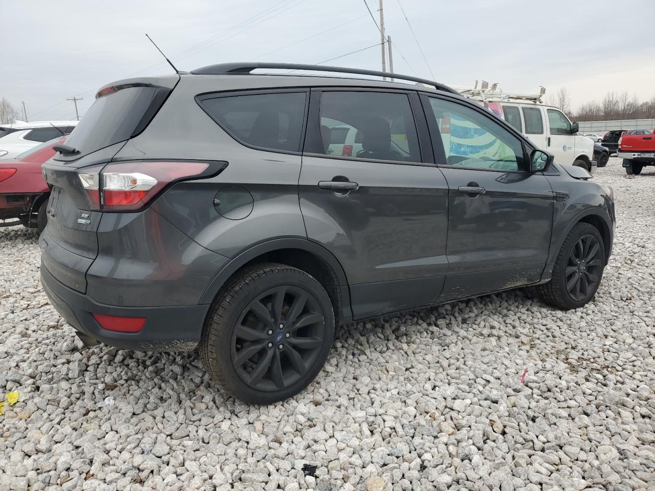 VIN 1FMCU9GD0JUB90001 2018 FORD ESCAPE no.3