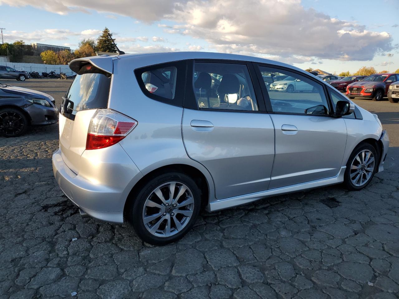 VIN JHMGE8H51DC047443 2013 HONDA FIT no.3