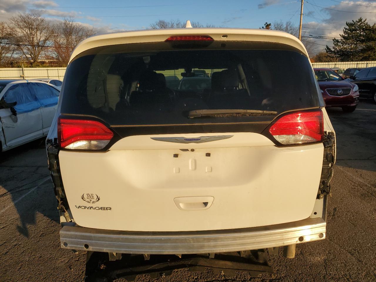 2020 Chrysler Voyager - Image 6