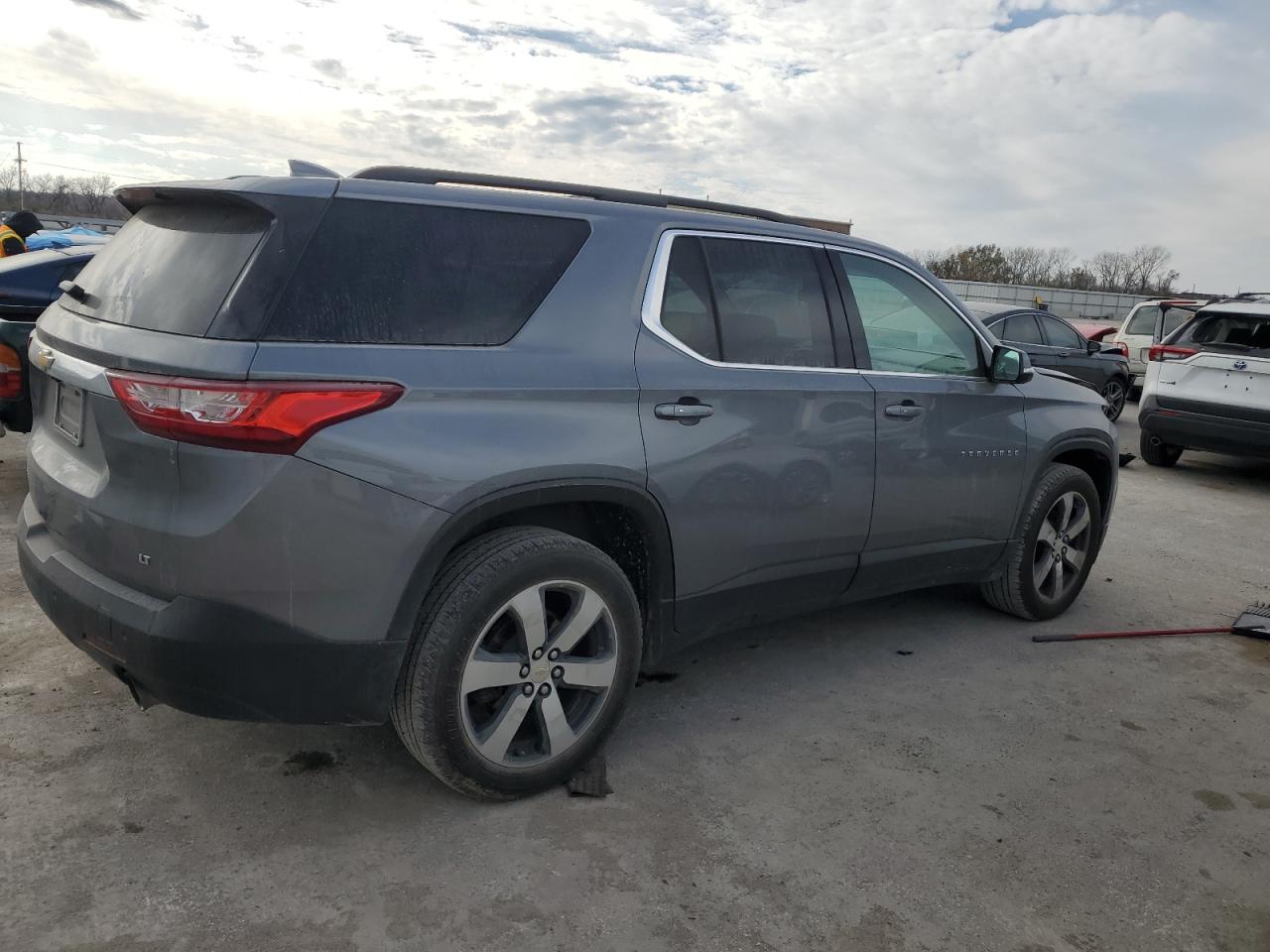 2020 Chevrolet Traverse - Image 3