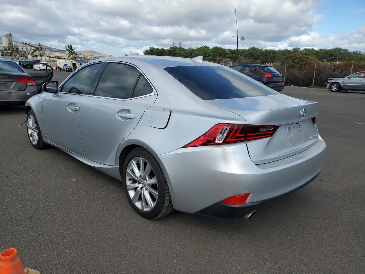 2016 Lexus IS - Image 2