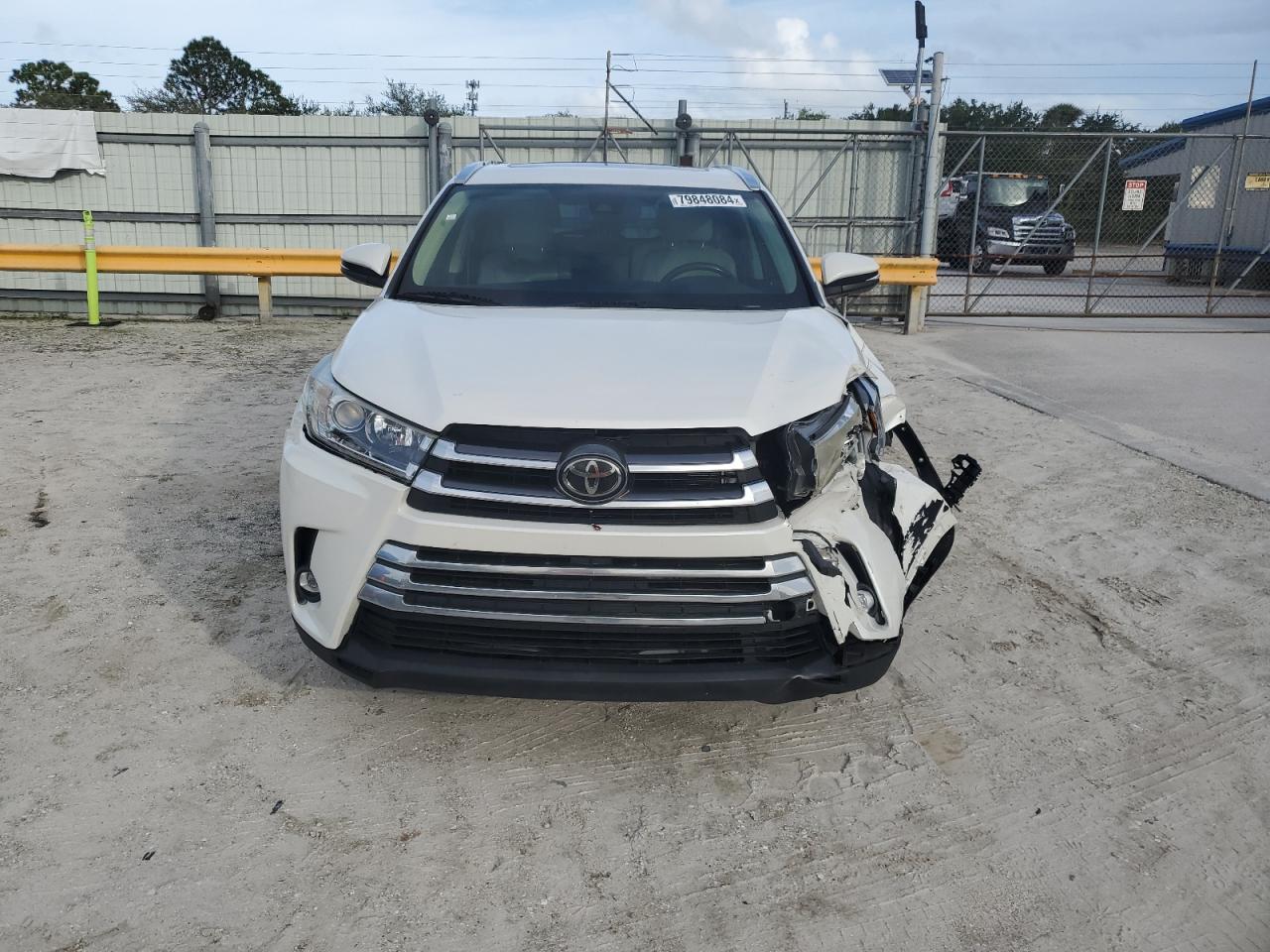 2019 Toyota Highlander - Image 5