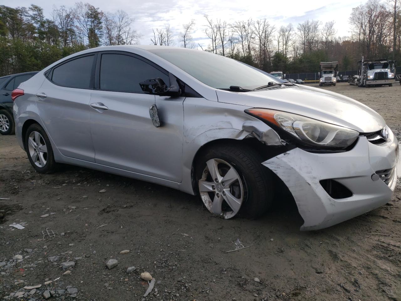 VIN 5NPDH4AE5DH381560 2013 HYUNDAI ELANTRA no.4