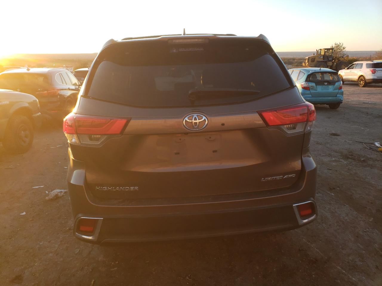 2017 Toyota Highlander Limited VIN: 5TDDZRFH9HS465698 Lot: 80527574