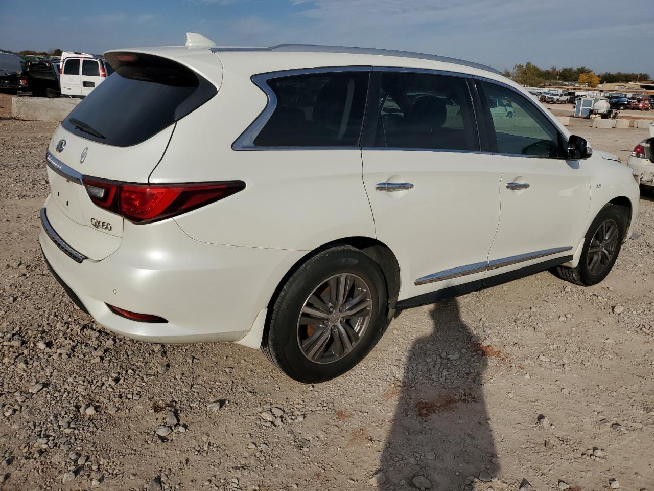 VIN 5N1DL0MN3KC532872 2019 INFINITI QX60 no.3