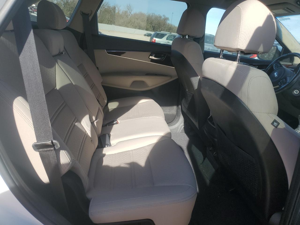 2018 Kia Sorento - Image 10