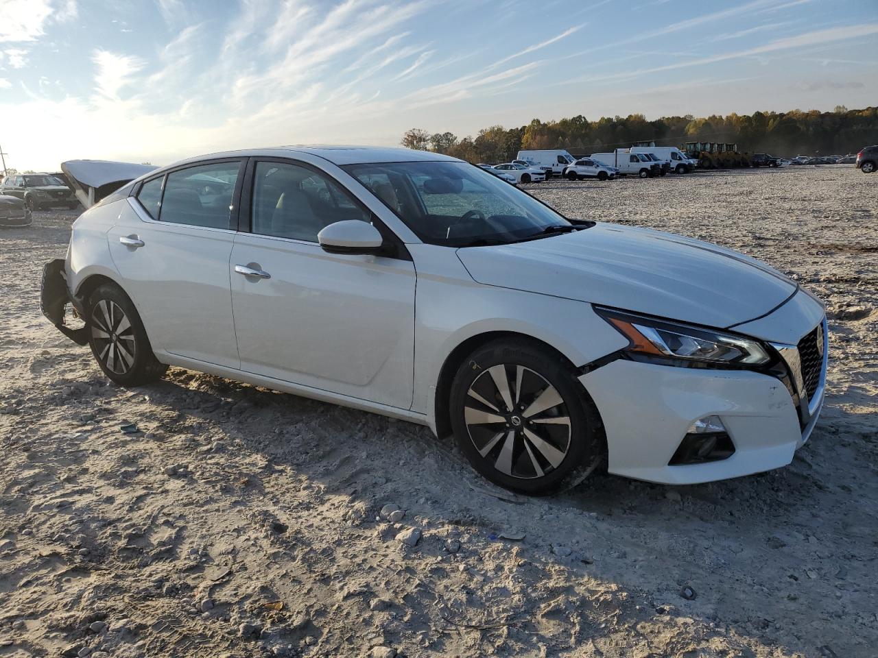 2019 Nissan Altima - Image 4