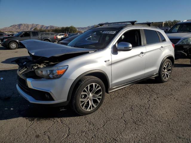  MITSUBISHI OUTLANDER 2017 Srebrny