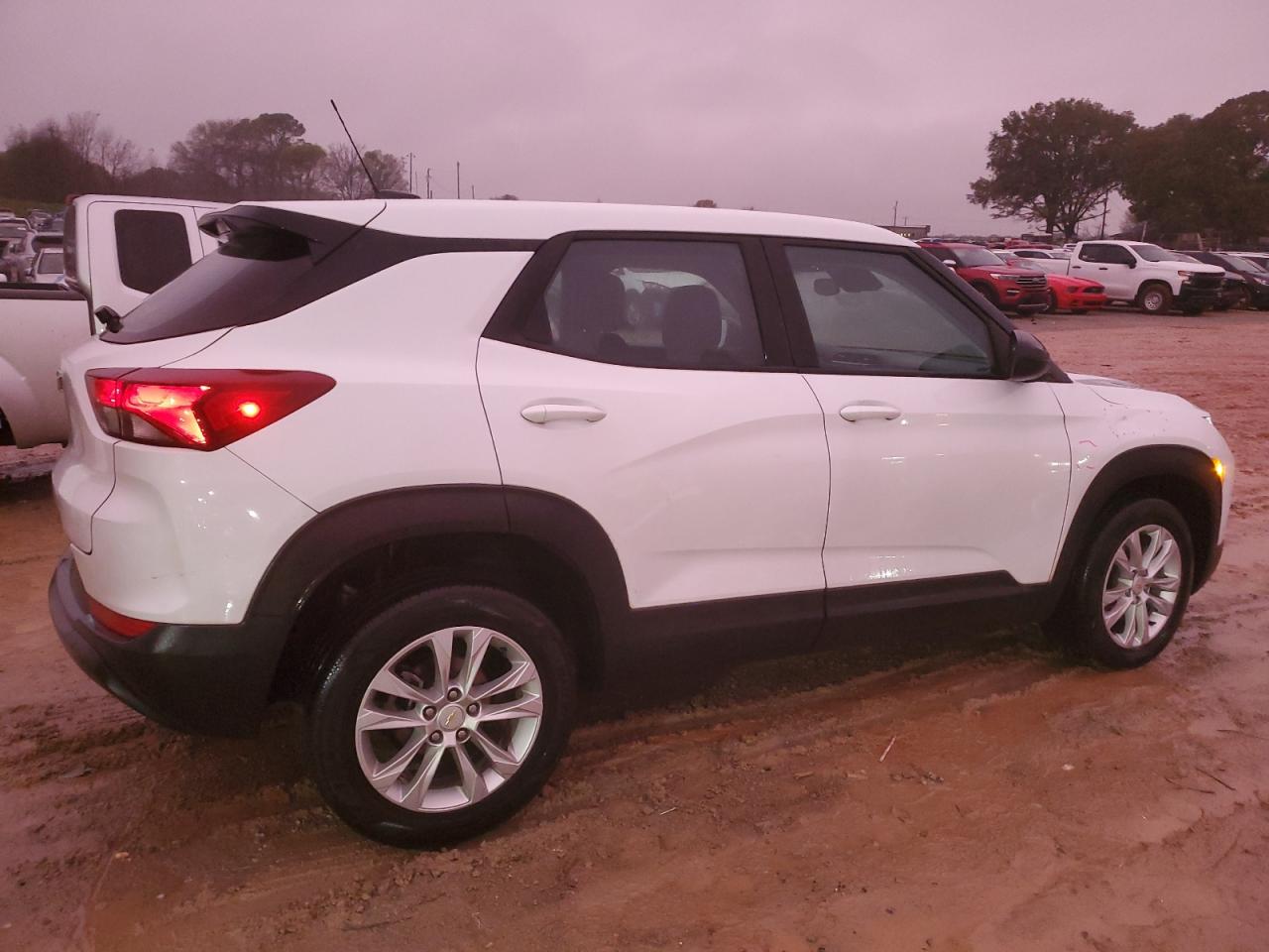 2021 Chevrolet TrailBlazer - Image 3