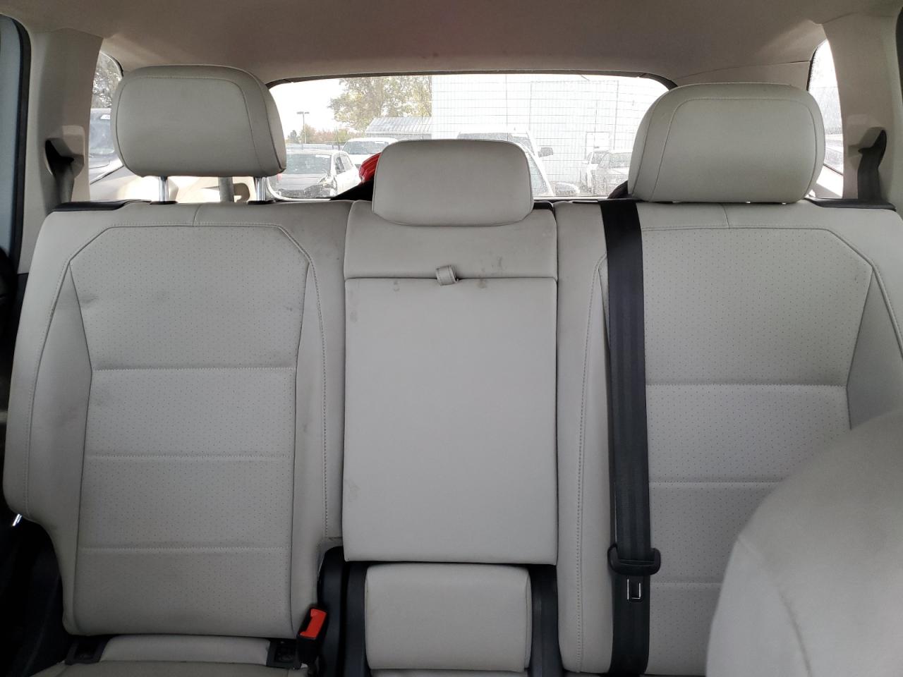 2018 Volkswagen Tiguan - Image 10