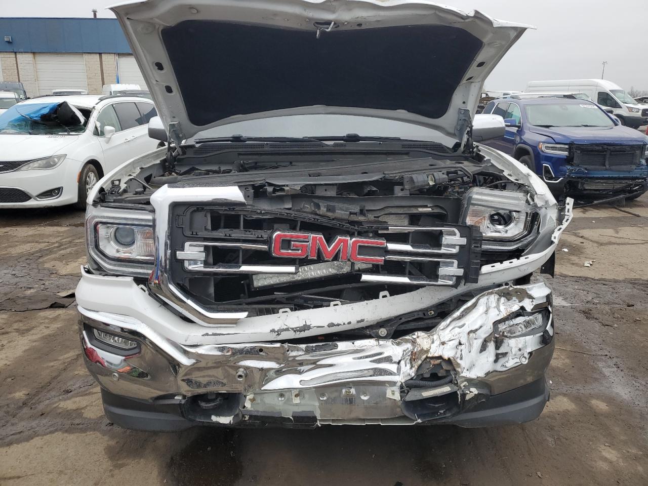 2016 GMC Sierra - Image 5