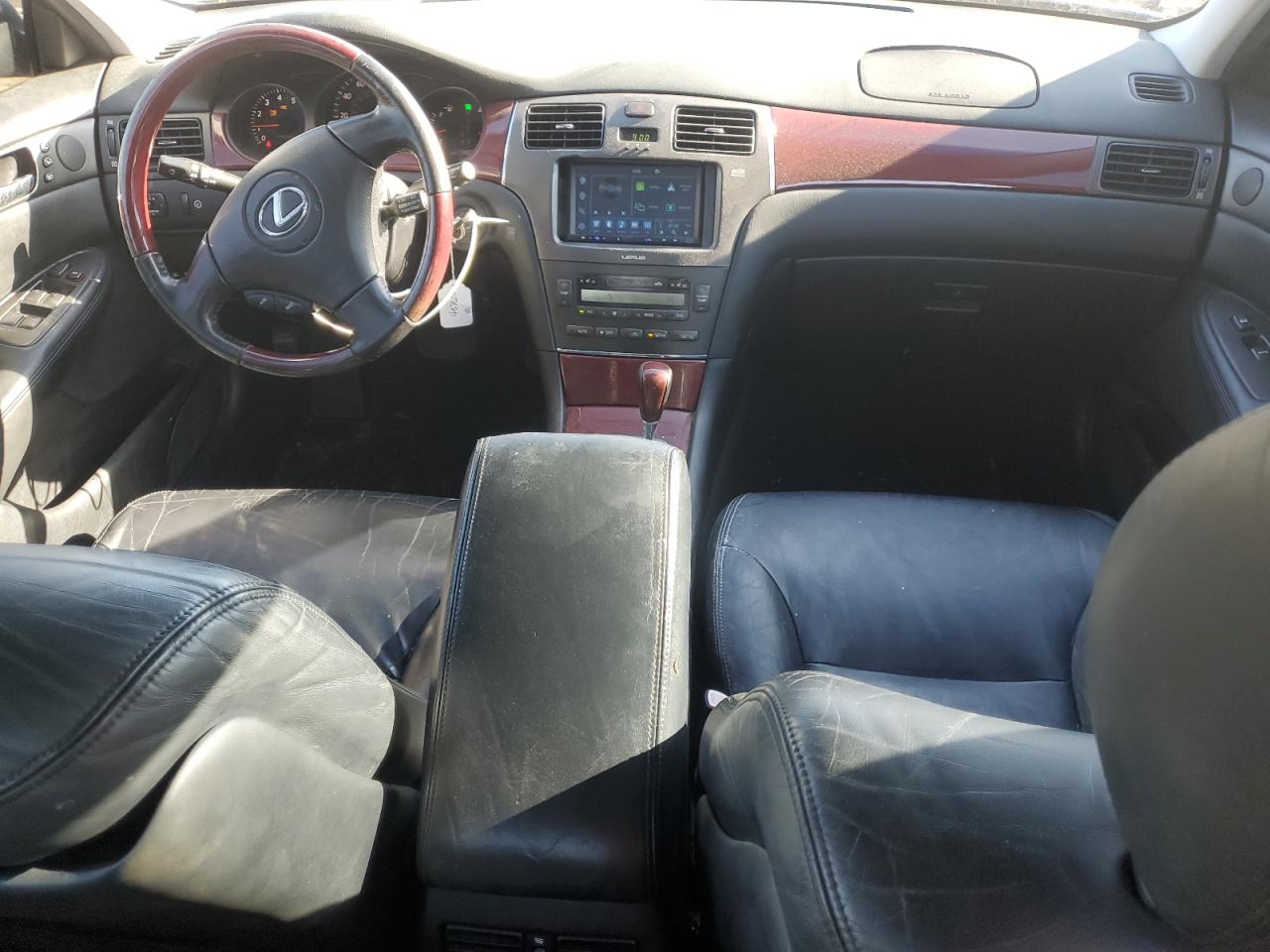 2004 Lexus ES - Image 8