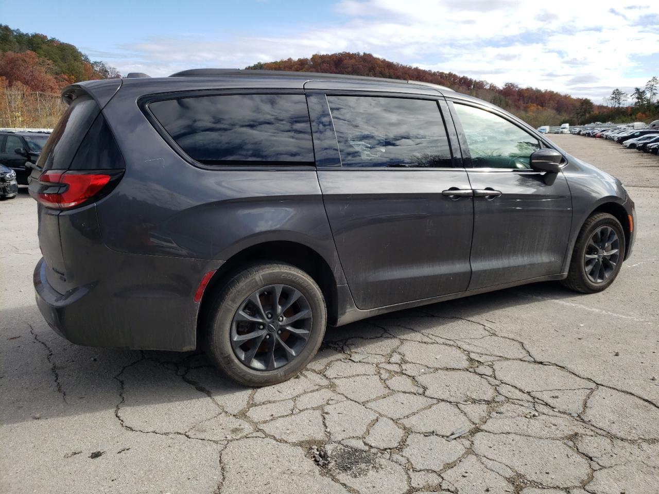 2021 Chrysler Pacifica - Image 3
