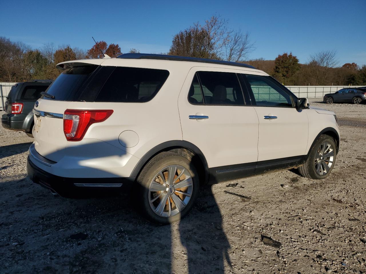 VIN 1FM5K7F80KGB16858 2019 FORD EXPLORER no.3