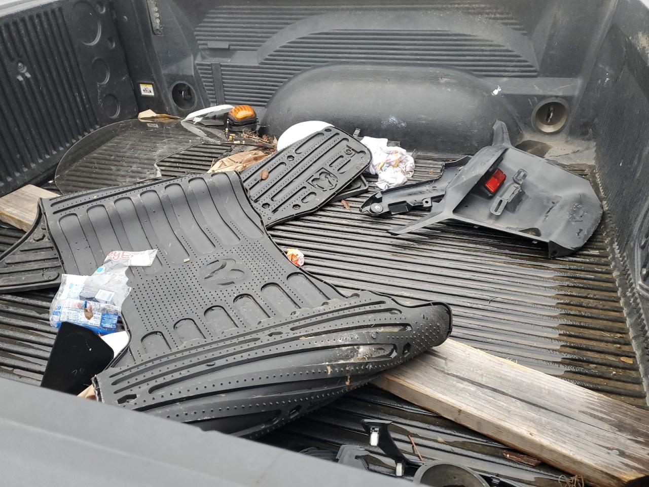 2016 RAM 1500 - Image 14
